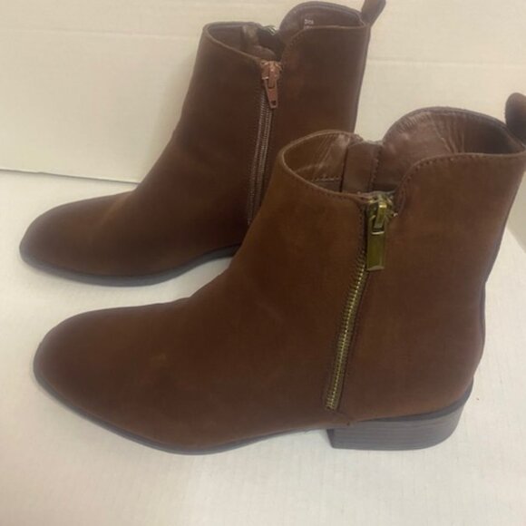 Chocolate Brown Booties, size 9M - Picture 3 of 7